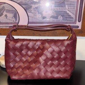 Woven Adjustable Handbag - Burgundy